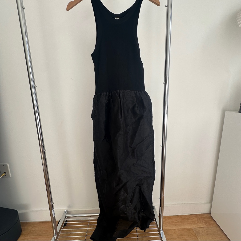 Sleeveless Black Maxi Dress With Textured Skirt